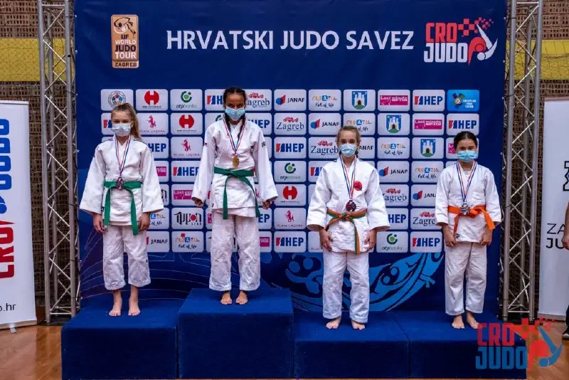 Lana Korovljević Slika Postolja