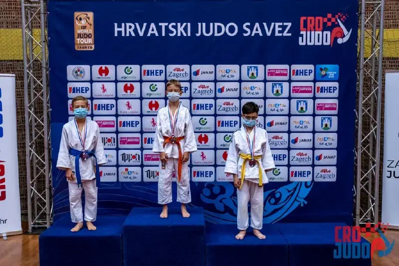 Ivano Šojat Slika Postolja