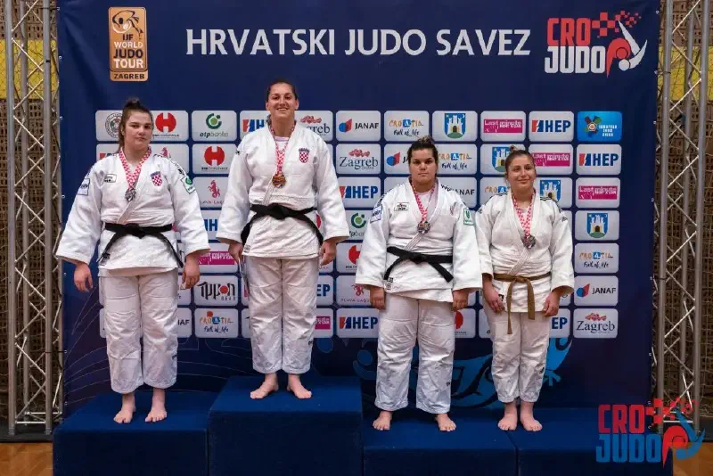 Helena Vuković Slika Postolja